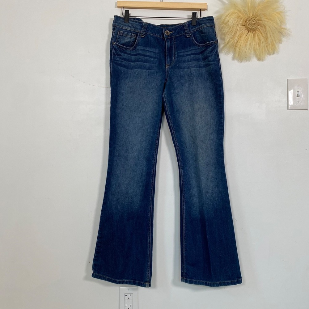 LEI Womens Y2K Sophia Hipster Flare Jeans Size 11 Medium‎ Wash Whiskers Stretch